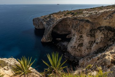 AO7I5406 Blue Grotto Malta