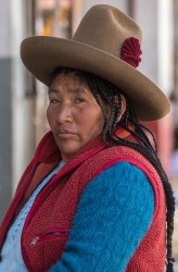 7P8A7440 Tribe Quechua Cholitas Cusco Peru