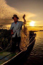 996A2508 Fisherman Pantanal Brazil