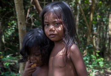 AI6I5351 Tribe Anak Dalam Bukit Duabelas NP South Sumatra