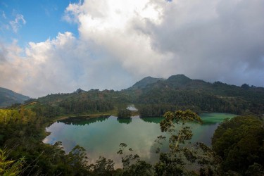 8r2a2137 lake telaga warna pengilon dieng plateau central java indonesia