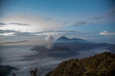 8r2a2616 view of mts. bromo semeru batok and widodaren tengger caldera east java indonesia