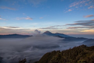 8r2a2662 view of mts. bromo semeru batok and widodaren tengger caldera east java indonesia