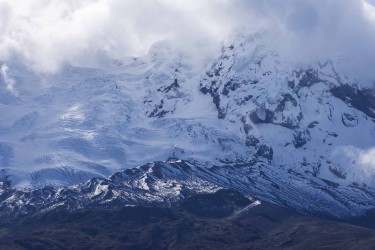 996a2920 volcano antisana ecuador