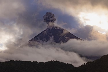 996a3070 volcano reventador amazon ecuador