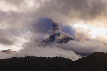 996a3071 volcano reventador amazon ecuador